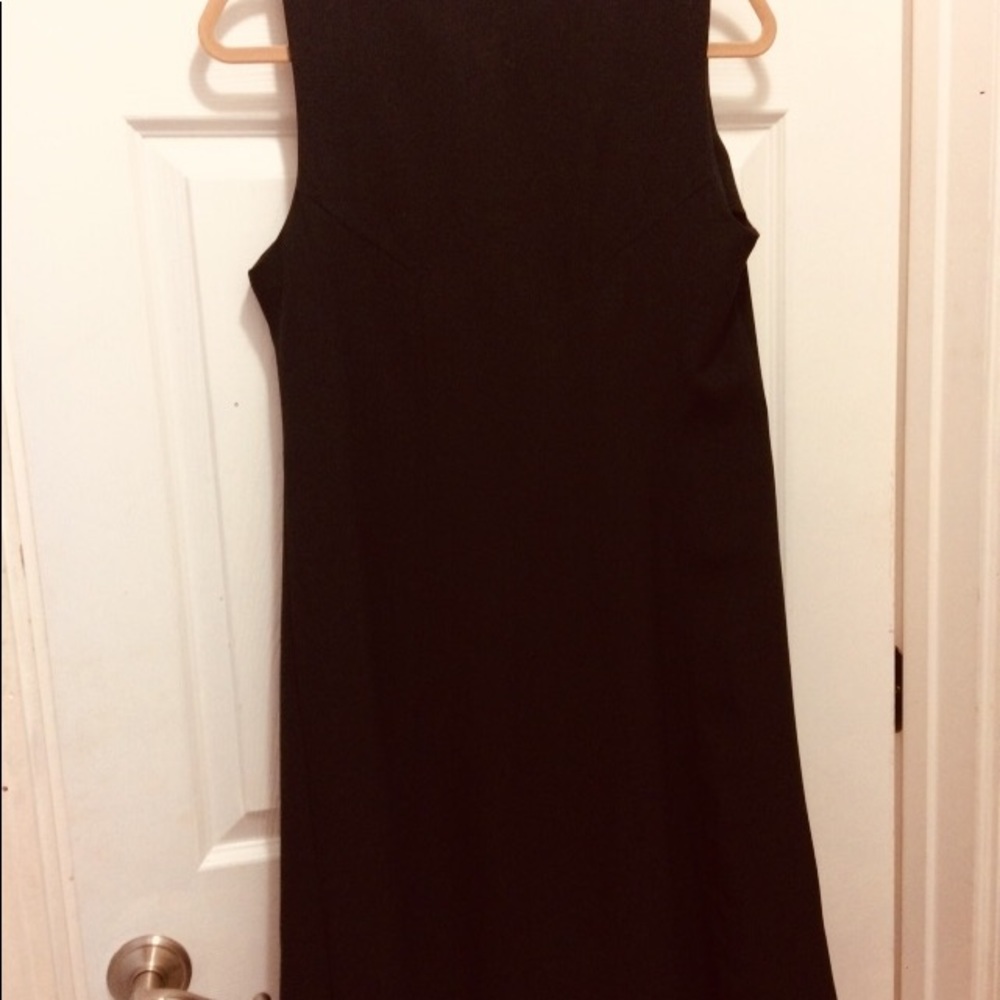 Dress - Picture 3 of 4